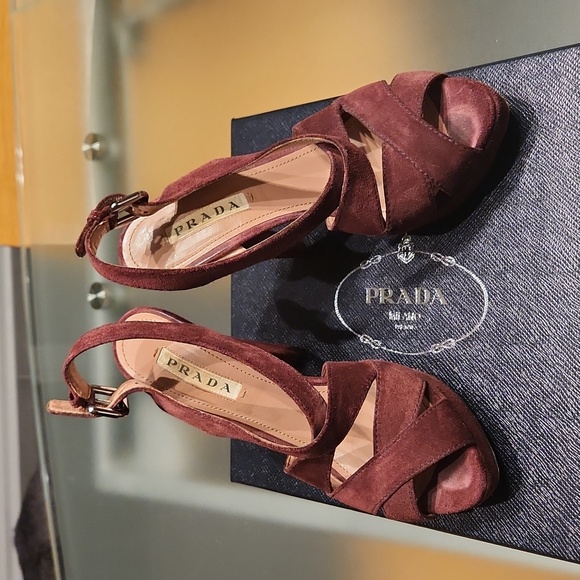 Burgundy suede Prada heels.  EUC. - Picture 1 of 9